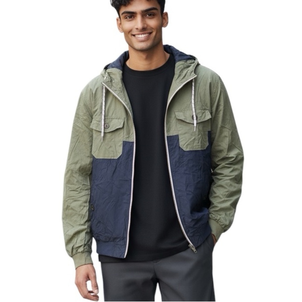 UNITED COLORS OF BENETTON Men’s Green and Blue Windbreaker with Hood Size XS